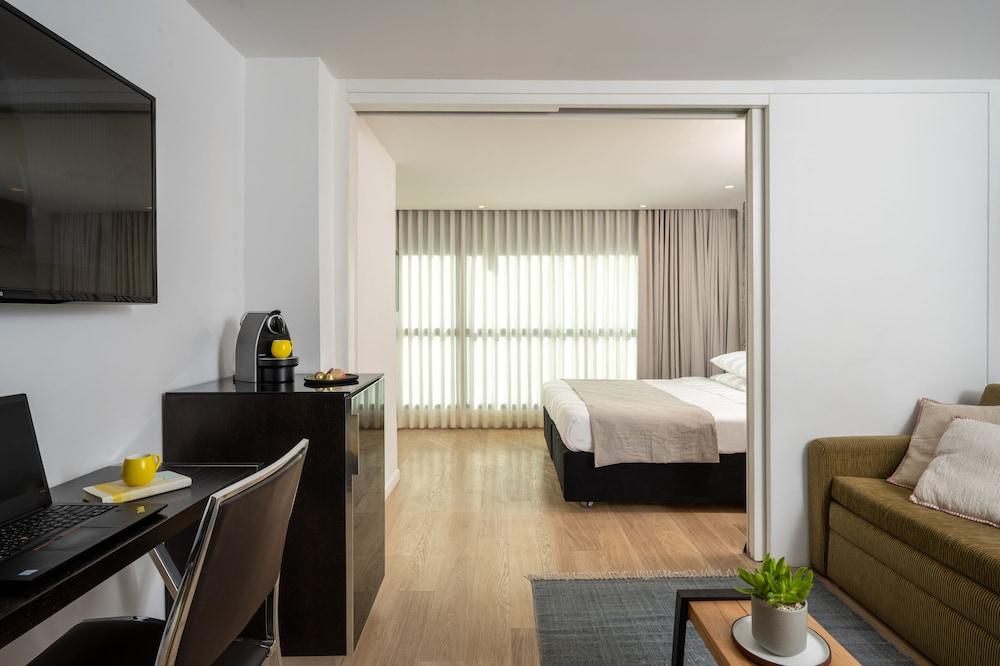 Hotel By14 Tlv